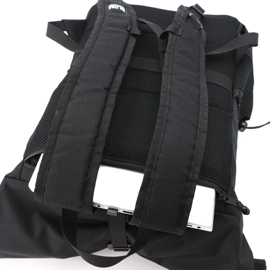 Mochila Roll-Top Negra 7º Aniversario