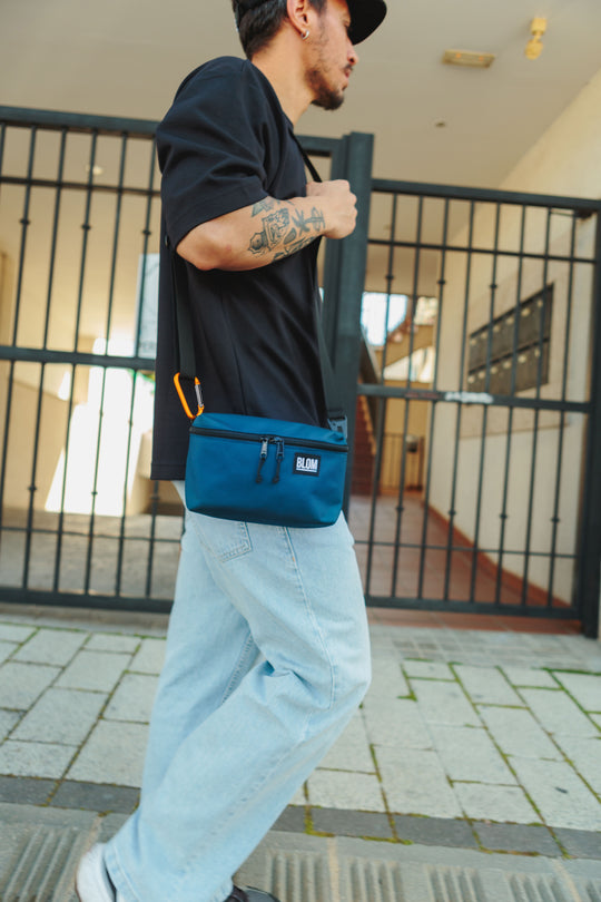 Bolso Numa Azul