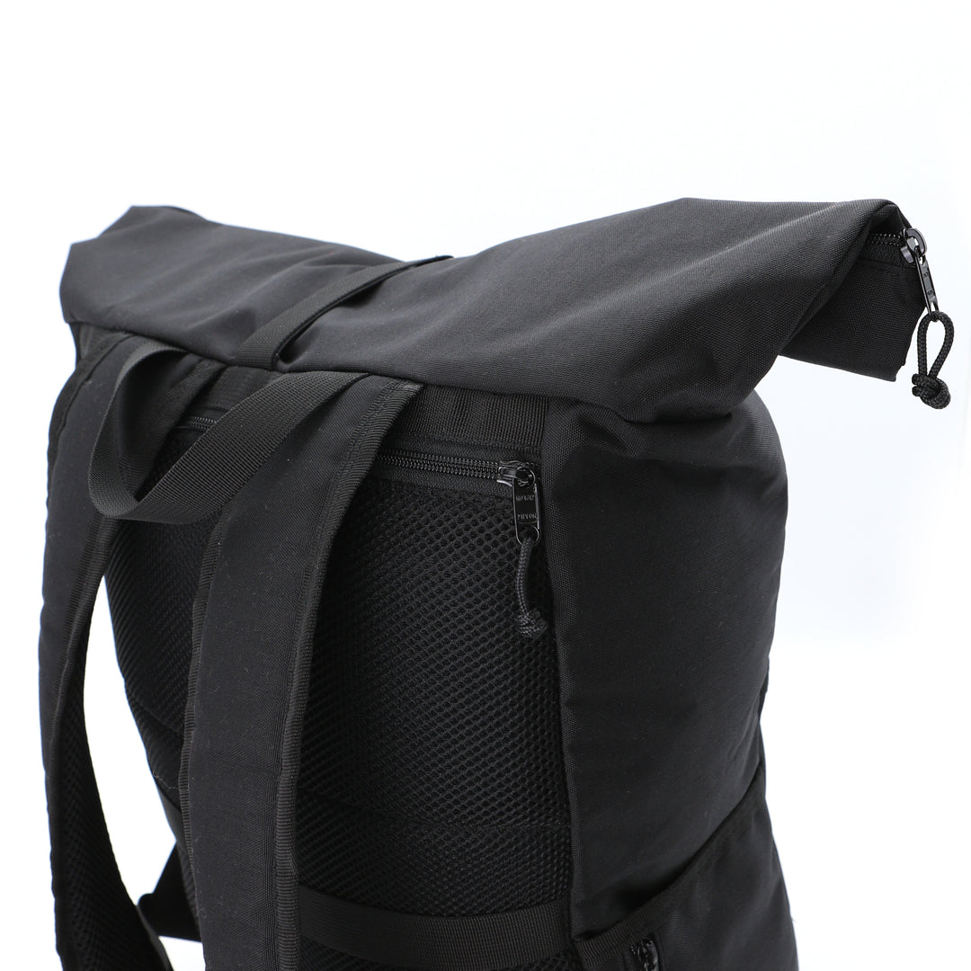 Mochila Roll-Top Negra 7º Aniversario