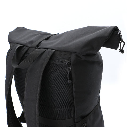 Mochila Roll-Top Negra 7º Aniversario