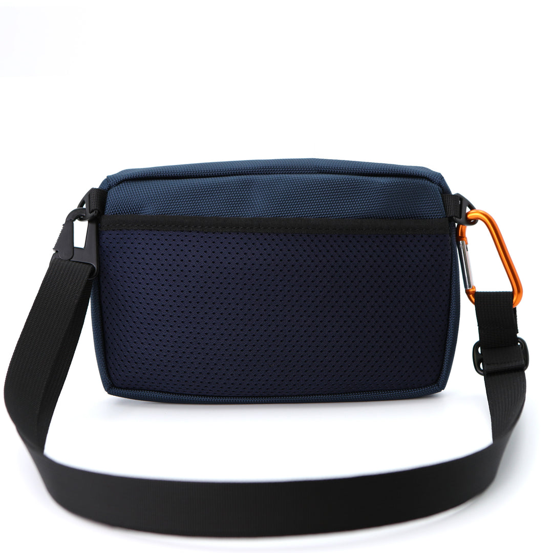 Bolso Numa Azul